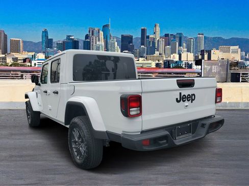 New 2026 Jeep Gladiator Sport image 5