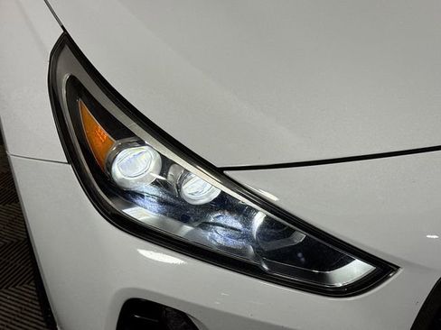 Used 2018 Hyundai Elantra GT Sport image 3