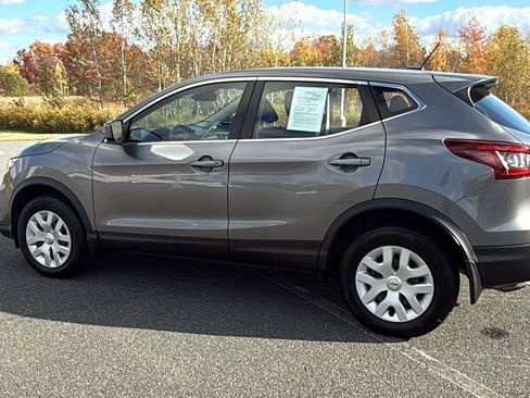 Used 2020 Nissan Rogue Sport S image 11