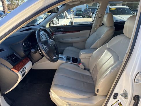 Used 2012 Subaru Outback 2.5i Limited w/ Moonroof Pkg image 2