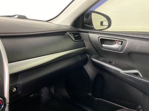 Used 2015 Toyota Camry SE image 23