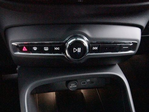 Certified 2025 Volvo XC40 B5 Core w/ Climate Package image 13