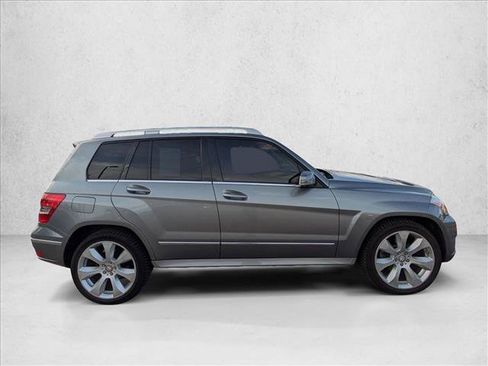 Used 2011 Mercedes-Benz GLK 350 4MATIC image 4