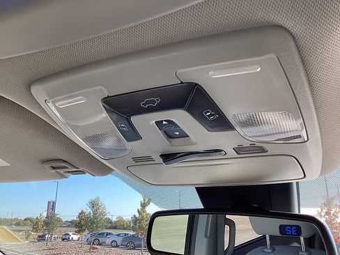 Used 2018 Toyota Sienna XLE w/ XLE Navigation Package image 14