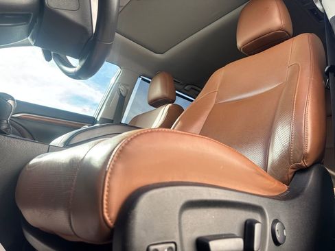 Used 2019 Toyota Highlander Limited image 10