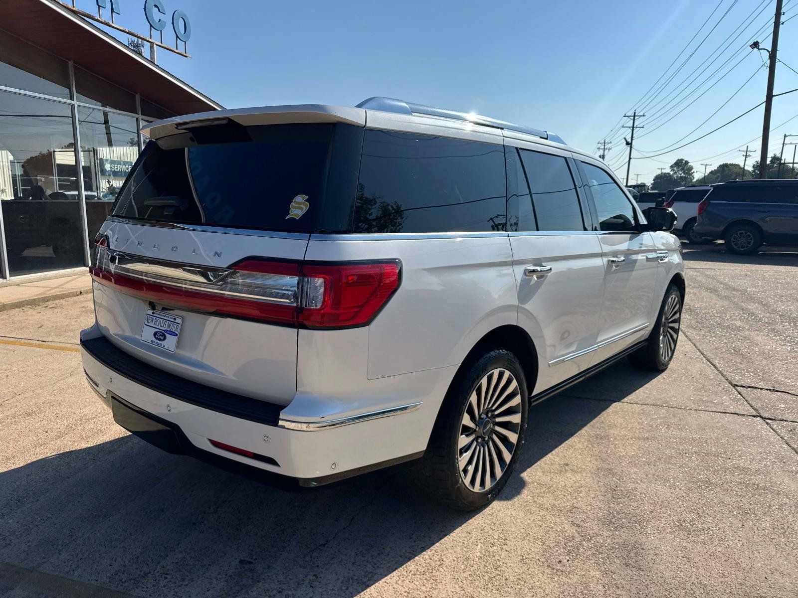 Used 2019 Lincoln Navigator Reserve AWD/4WD image 7