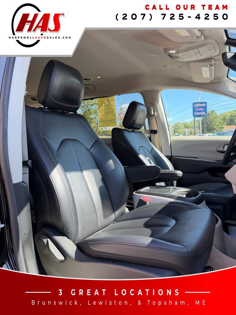 Used 2024 Chrysler Pacifica Touring-L FWD image 14