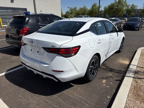 Used 2024 Nissan Sentra SV FWD image 2