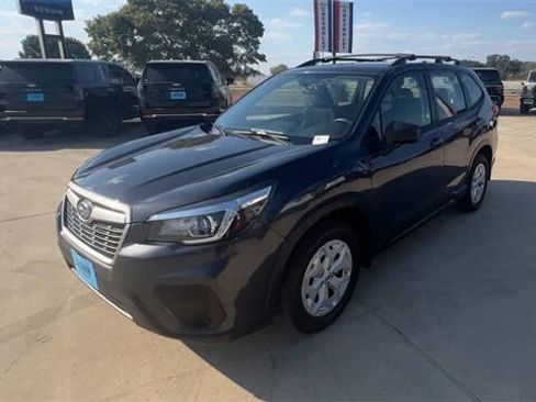Used 2019 Subaru Forester Base AWD 4dr Crossover w/ Alloy Wheel Package image 4
