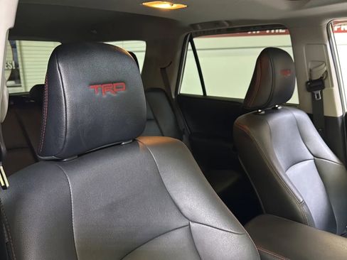 Used 2021 Toyota 4Runner TRD Off-Road Premium w/ Moonroof Package AWD/4WD image 20