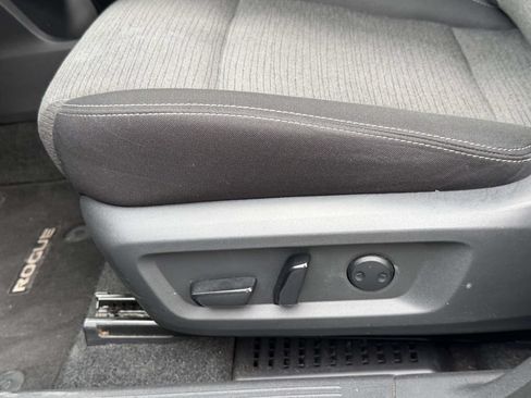 Used 2023 Nissan Rogue SV FWD image 23