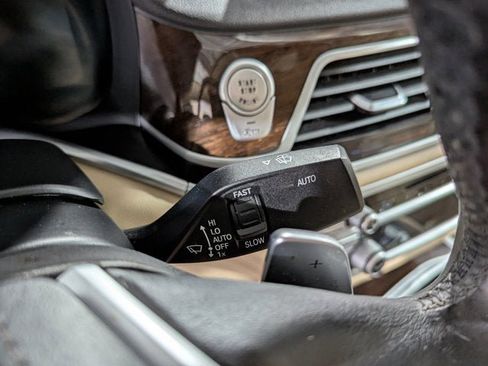 Used 2020 BMW 740i w/ Cold Weather Package image 23