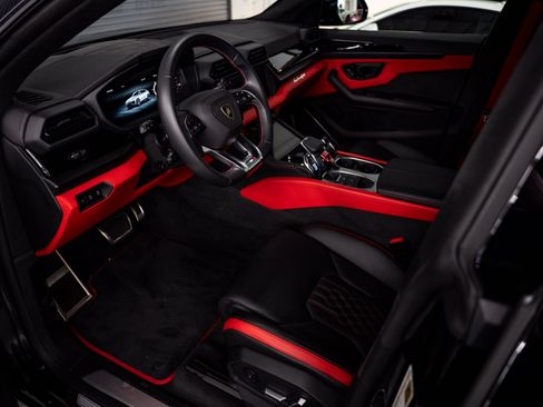 Used 2025 Lamborghini Urus SE AWD/4WD image 33