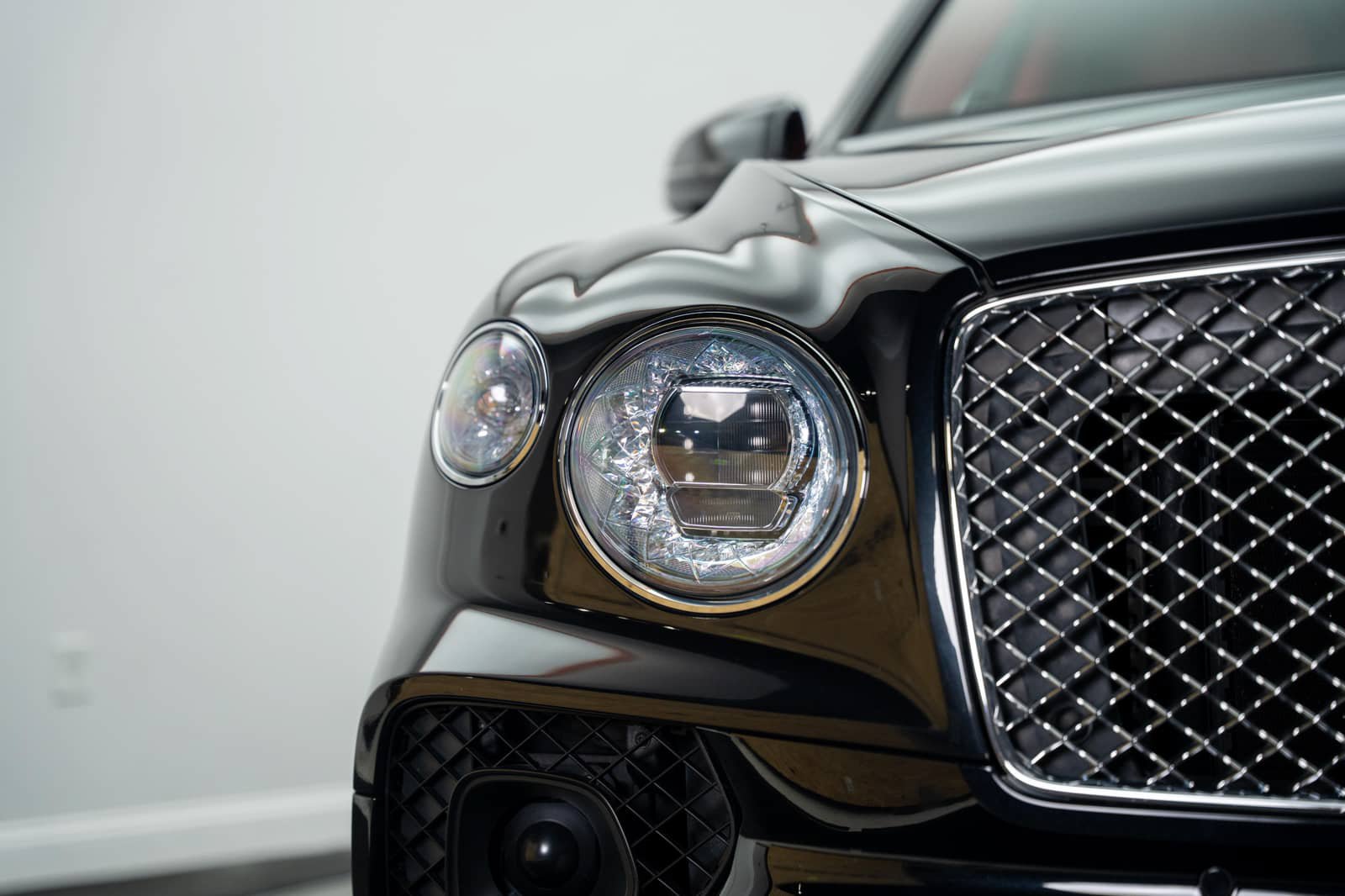 Used 2021 Bentley Bentayga w/ First Edition Specification AWD/4WD image 30