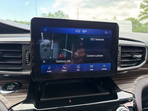 Used 2021 Ford Explorer Limited w/ Equipment Group 301A RWD image 10