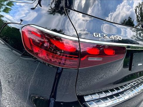 Used 2024 Mercedes-Benz GLS 450 4MATIC image 17
