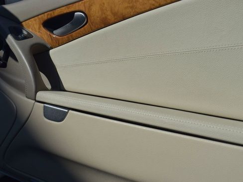 Used 2004 Mercedes-Benz SL 500 w/ Comfort Pkg image 44