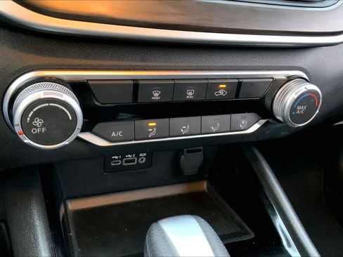 Used 2024 Nissan Altima 2.5 SV image 32