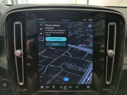 Used 2025 Volvo XC40 B5 Core image 24