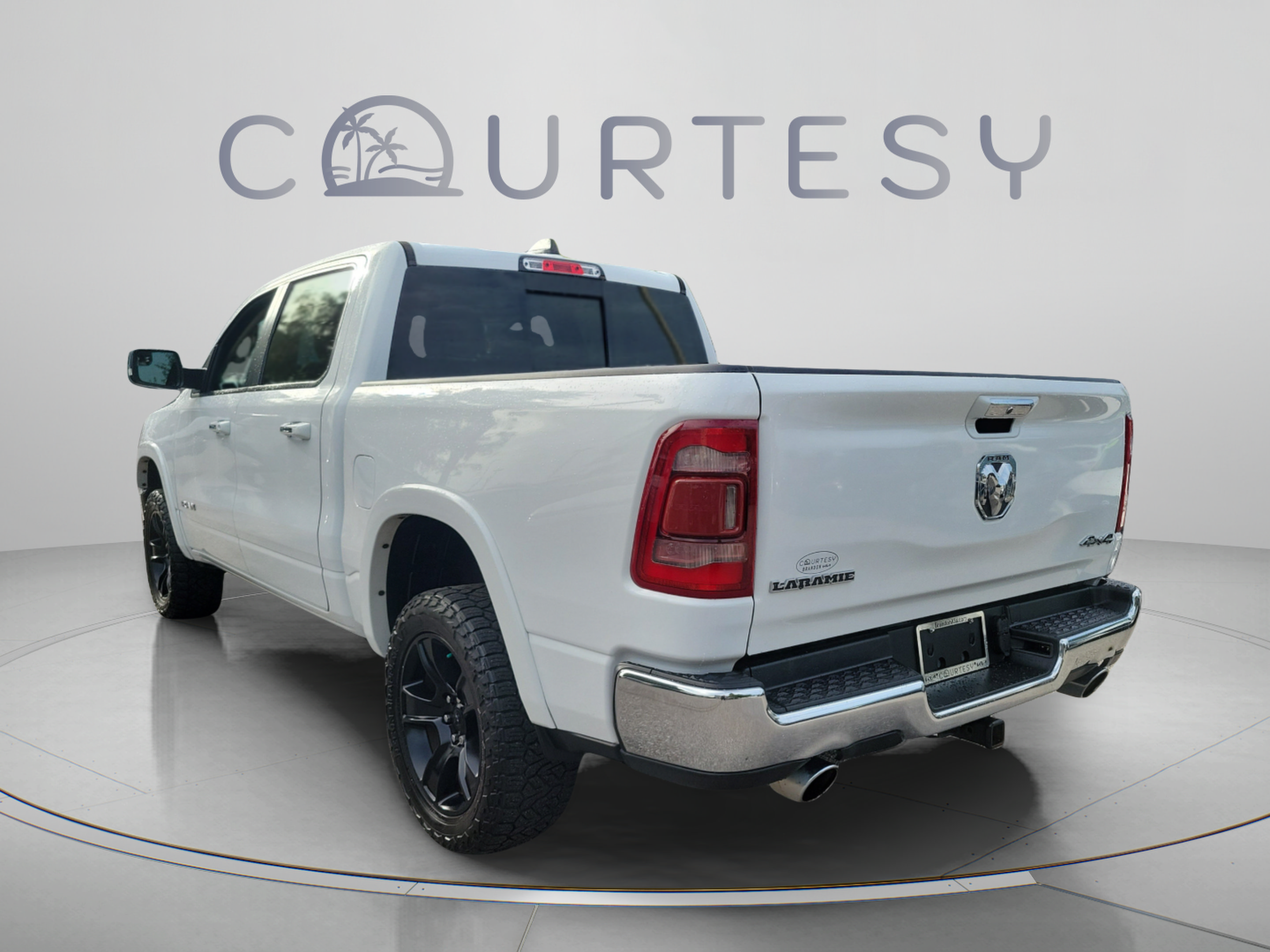 Certified 2022 RAM 1500 Laramie AWD/4WD image 2