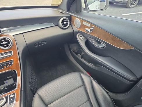Used 2018 Mercedes-Benz C 300 4MATIC Sedan image 12