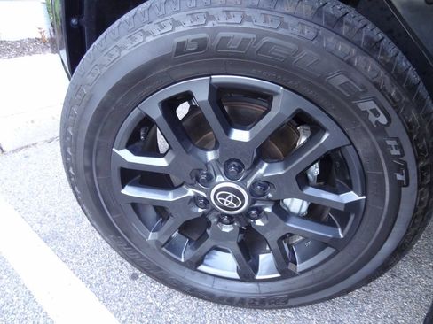 Used 2024 Toyota Sequoia Platinum AWD/4WD image 57