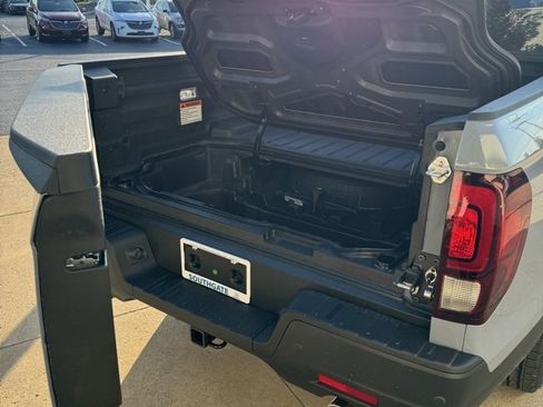 New 2026 Honda Ridgeline Black Edition image 15