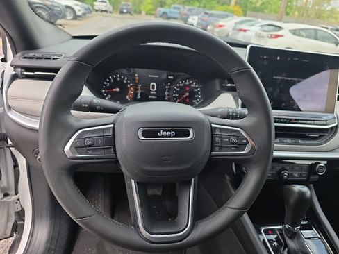 Used 2025 Jeep Compass Limited AWD/4WD image 15