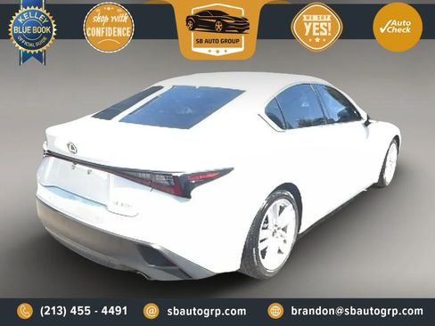 Used 2023 Lexus IS 300 w/ Comfort Package RWD image 5