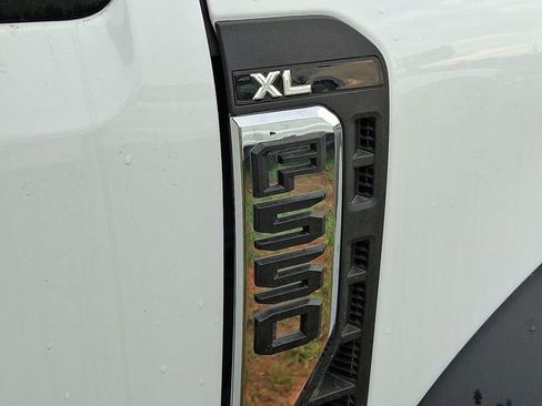 New 2025 Ford F550 4x4 Regular Cab Super Duty image 4