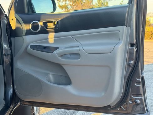Used 2012 Toyota Tacoma 4x4 Double Cab image 19