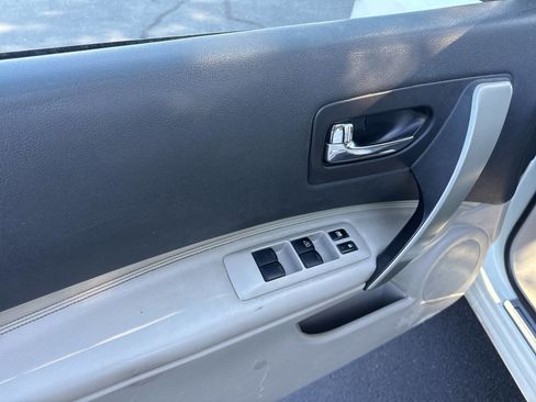 Used 2013 Nissan Rogue SL FWD image 12