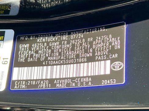Used 2025 Toyota Camry LE FWD image 29