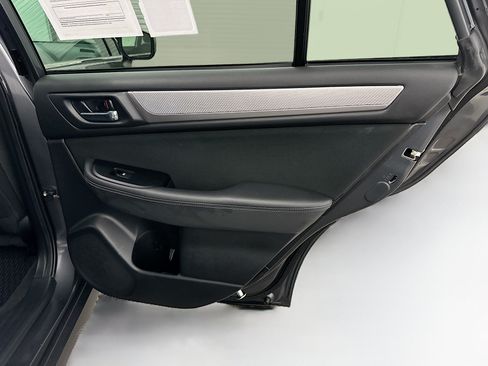 Used 2019 Subaru Outback 2.5i Premium AWD/4WD image 30