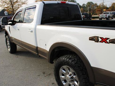 Used 2017 Ford F250 Lariat w/ Lariat Value Package image 12