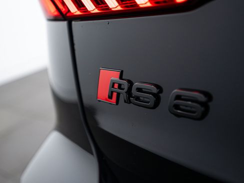 New 2025 Audi RS 6 performance image 17