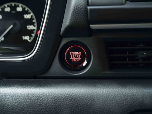 Used 2025 Honda Pilot EX-L image 26