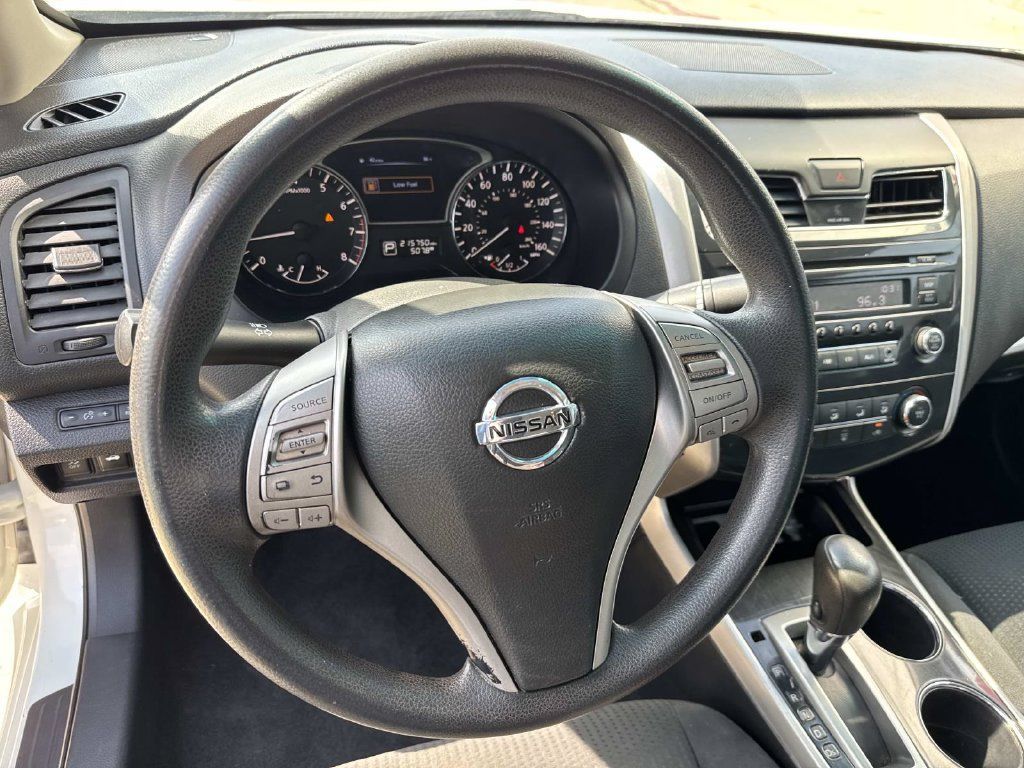 Used 2014 Nissan Altima 2.5 S FWD image 21