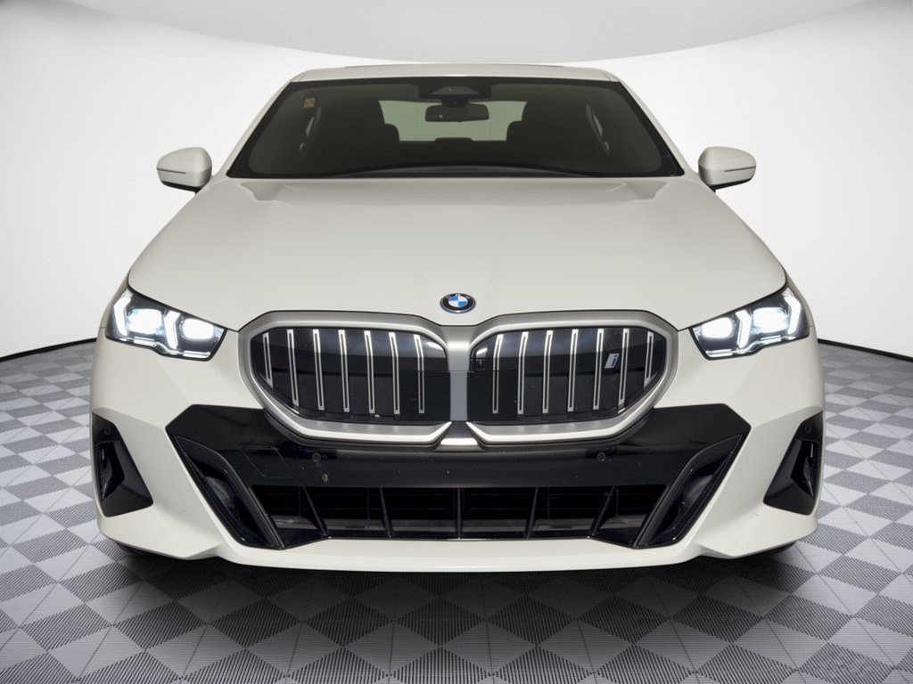 Used 2026 BMW i5 eDrive40 w/ M Sport Package RWD image 6