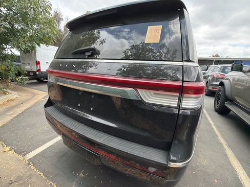 Used 2022 Lincoln Navigator Reserve AWD/4WD image 5