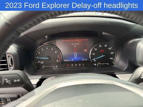 Used 2023 Ford Explorer XLT AWD/4WD image 28