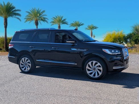 Used 2024 Lincoln Navigator Reserve image 7