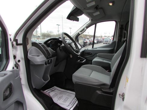 Used 2015 Ford Transit 350 XLT image 7