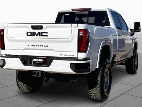 Used 2024 GMC Sierra 2500 Denali Ultimate image 13