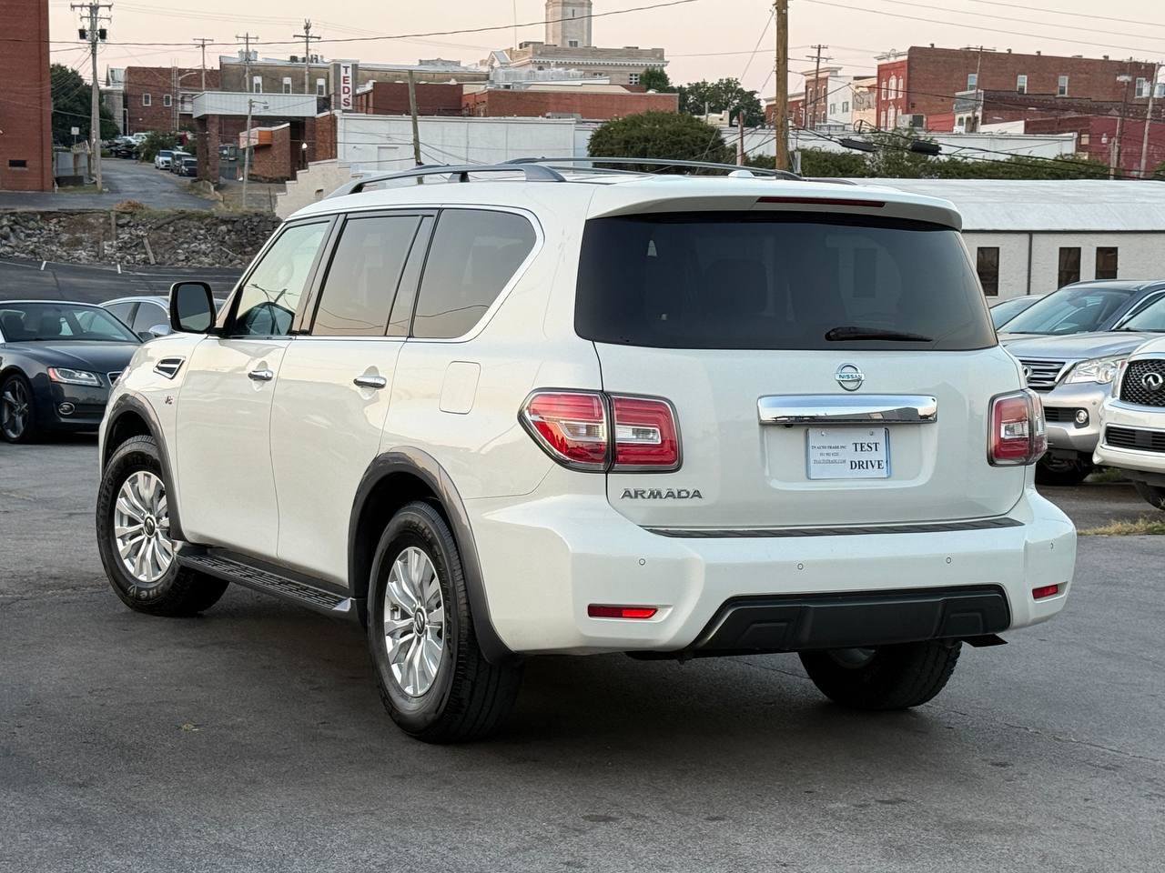 Used 2020 Nissan Armada SV w/ Driver Package RWD image 4