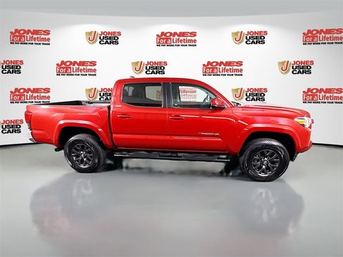 Certified 2021 Toyota Tacoma SR5 image 15