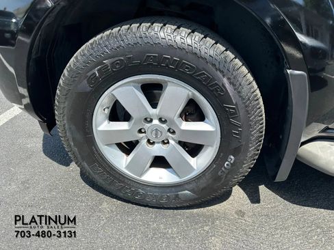 Used 2012 Nissan Pathfinder SV AWD/4WD image 21