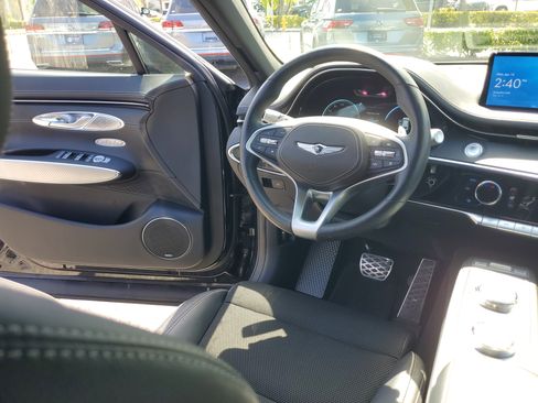 Used 2023 Genesis GV70 2.5T w/ Sport Prestige Package AWD/4WD image 16