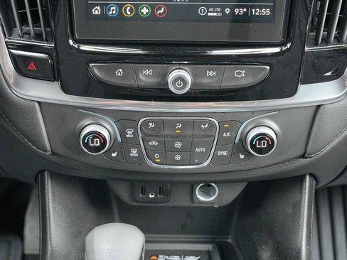 Used 2023 Chevrolet Traverse LT AWD/4WD image 32