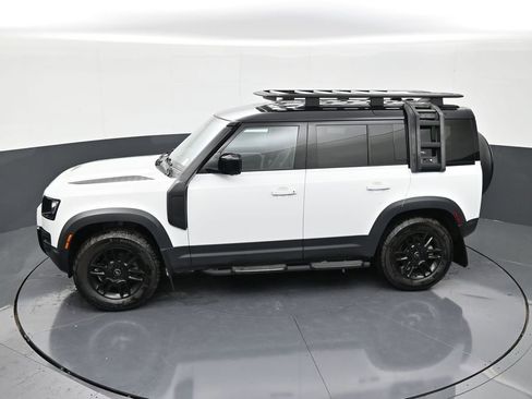 Used 2023 Land Rover Defender 110 S image 13